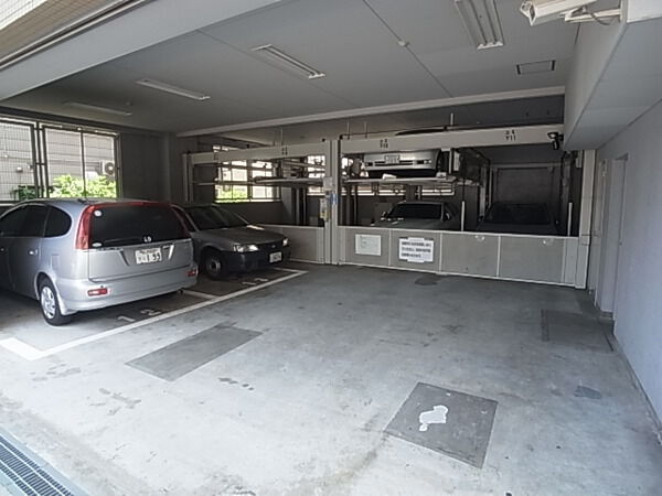 【モンテベルデ東梅田】駐車場 【モンテベルデ東梅田】駐車場