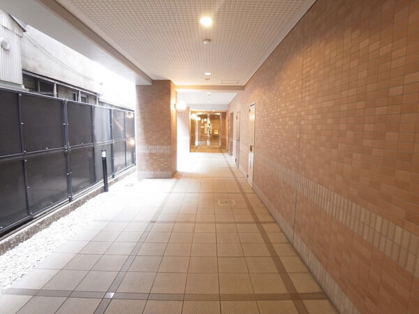 【ノーブル南森町】エントランス