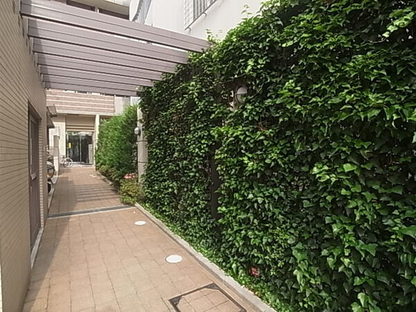 【レジュールアッシュ梅田イースト】敷地内写真