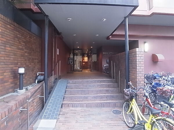 【朝日プラザ同心町】エントランス