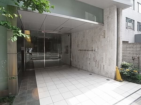 【ランズ南森町】エントランス