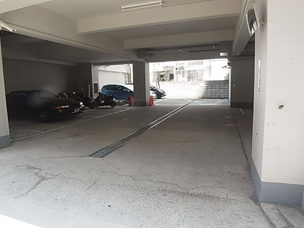 【サンハイム第3中津】駐車場