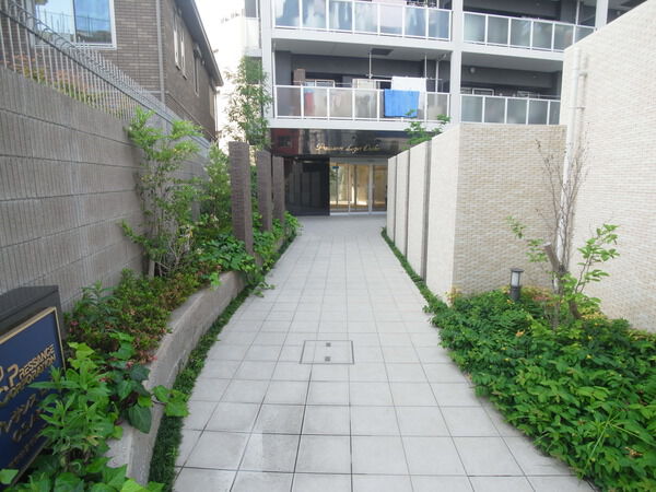 【プレサンスロジェOSAKA】エントランス 【プレサンスロジェOSAKA】エントランス