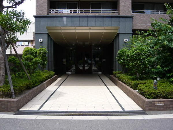 【キングマンションソルプレッサ深江橋】エントランス