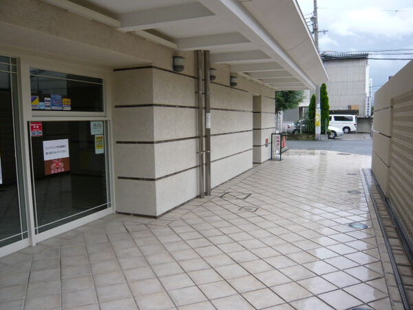 【ディークラディア城東アフタヌーンスクエア】敷地内 【ディークラディア城東アフタヌーンスクエア】敷地内
