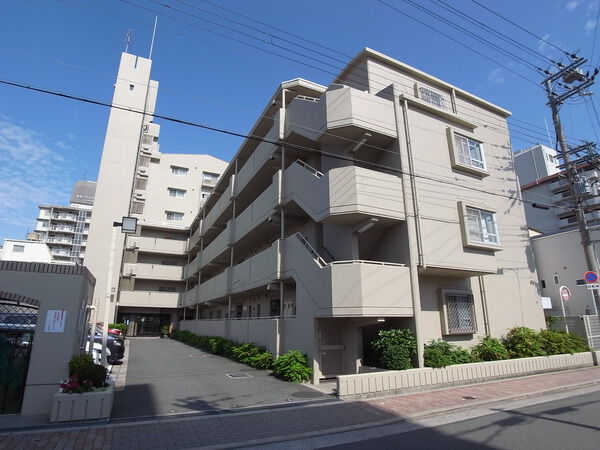 ナビール城東