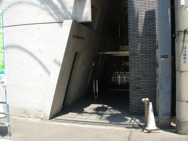 【シーズ本町南】エントランスアプローチ