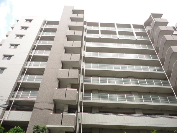 【シャリエなんばファースト】外観写真