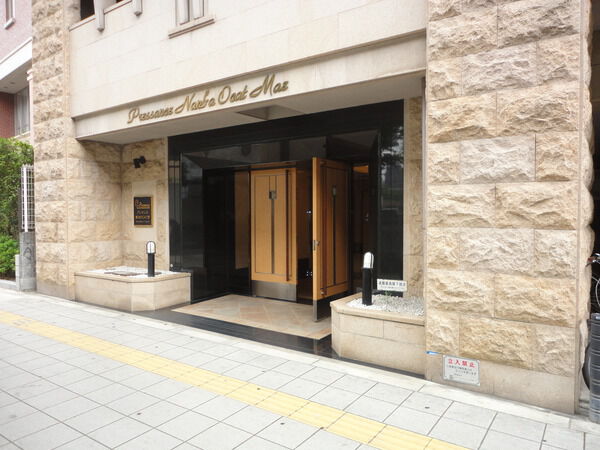 【プレサンス難波ＯＣＡＴ前】エントランスアプローチ