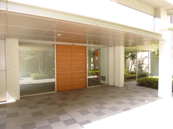 【BELISTA夕陽ヶ丘】エントランスアプローチ