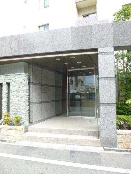 【フォルム帝塚山グランベルヴィ】エントランス前 【フォルム帝塚山グランベルヴィ】エントランス前