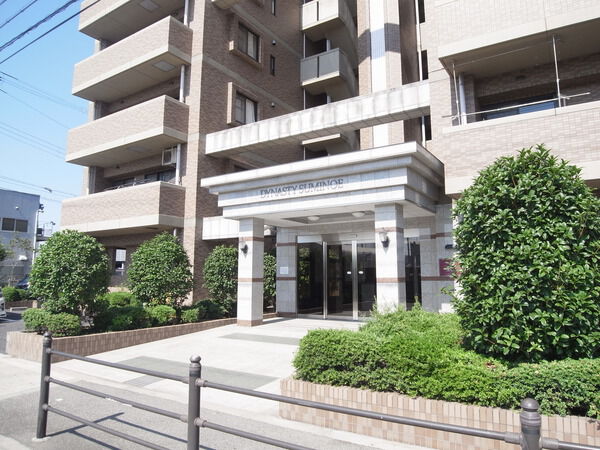 【ディナスティ住之江】エントランス前 【ディナスティ住之江】エントランス前