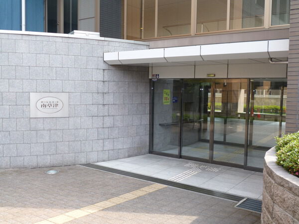 【ローレルコート南草津】エントランス 【ローレルコート南草津】エントランス