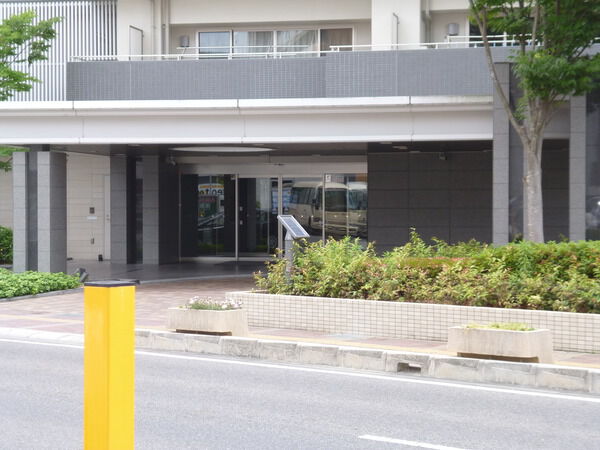 【シャリエパークナード南草津】エントランス 【シャリエパークナード南草津】エントランス