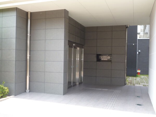 【Brillia南草津駅前】エントランス 【Brillia南草津駅前】エントランス