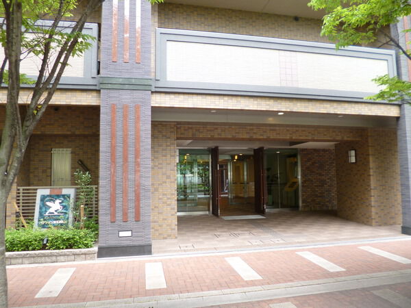 【パデシオン南草津駅前】エントランス 【パデシオン南草津駅前】エントランス