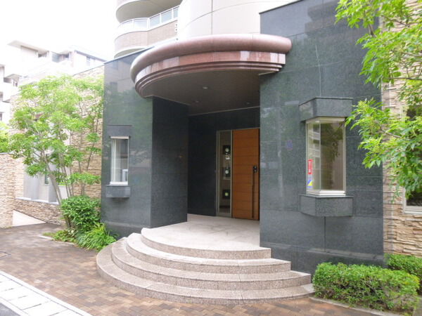 【クレアガーデン西宮神垣町】エントランス部分