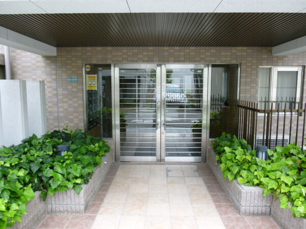 【イトーピア苦楽園樋之池町】エントランス 【イトーピア苦楽園樋之池町】エントランス