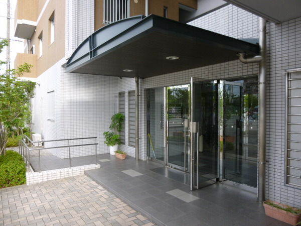 【パークサイド西宮】エントランス部分
