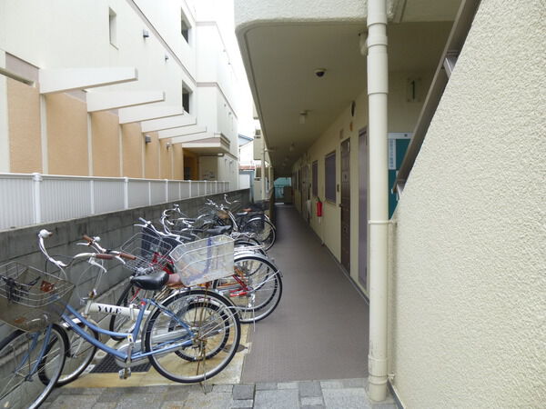 【セントラルハイツ灘パート3】駐輪場