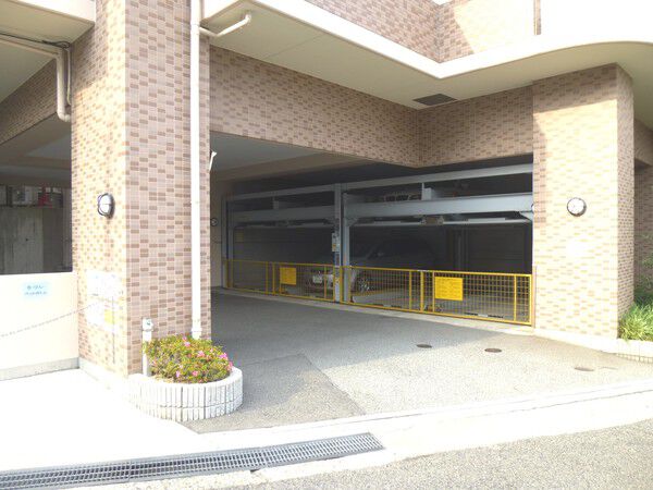 【グランドール王子公園】駐車場