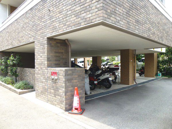 【リベール灘北通り】駐輪場