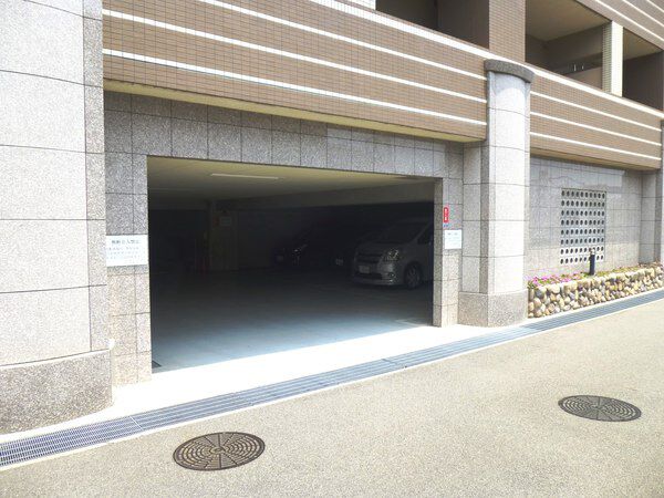 【ドルフ灘スタツィオ】駐車場