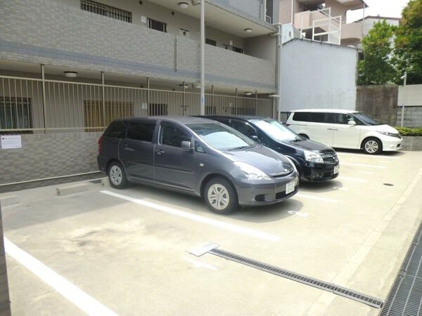 【アベルティ灘】駐車場 【アベルティ灘】駐車場
