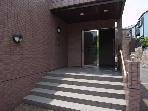 【ステイツ神戸籠池通】エントランス 【ステイツ神戸籠池通】エントランス