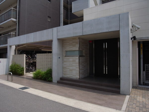 【ドルフ国香通】エントランス付近 【ドルフ国香通】エントランス付近