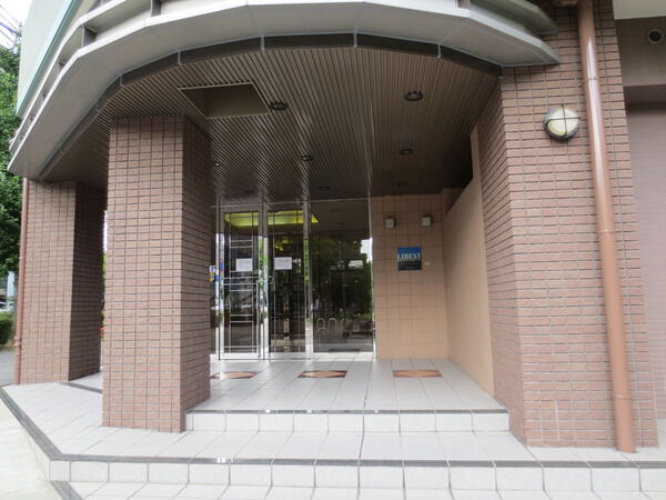 【リーベスト三宮ブランシェ】エントランス