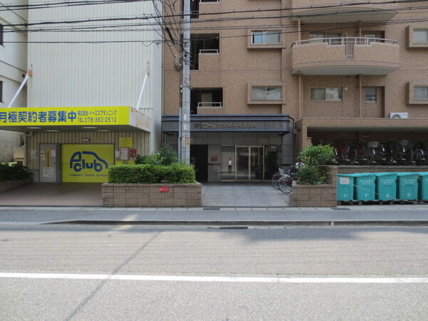 【ワコーレアプローズ春日野】エントランス