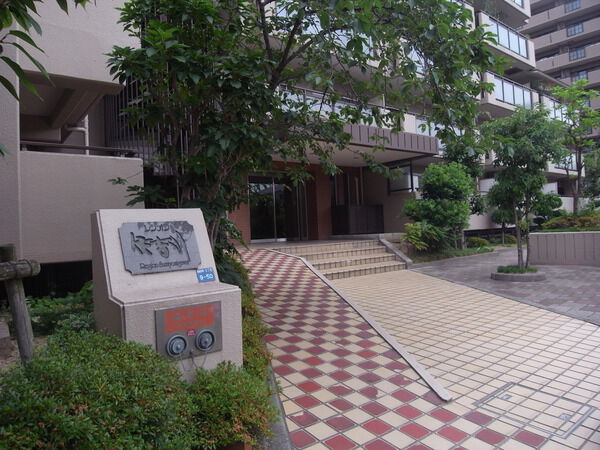 【レジオン住吉川】マンションエントランス