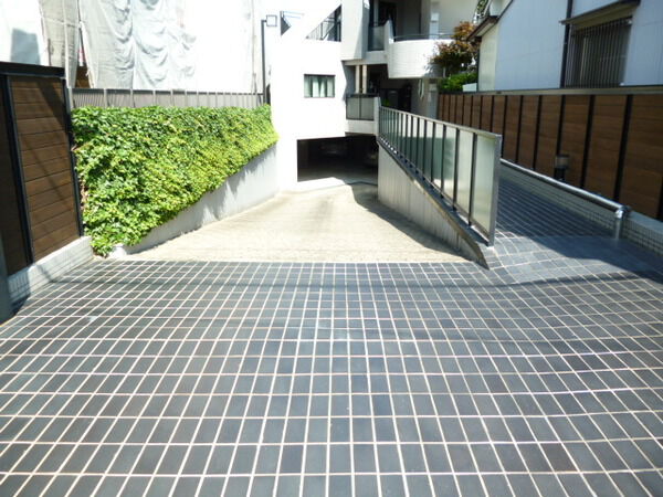 ナビグレィス西里 2枚目 ナビグレィス西里