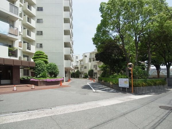 【コドミニオン瑞穂】エントランス