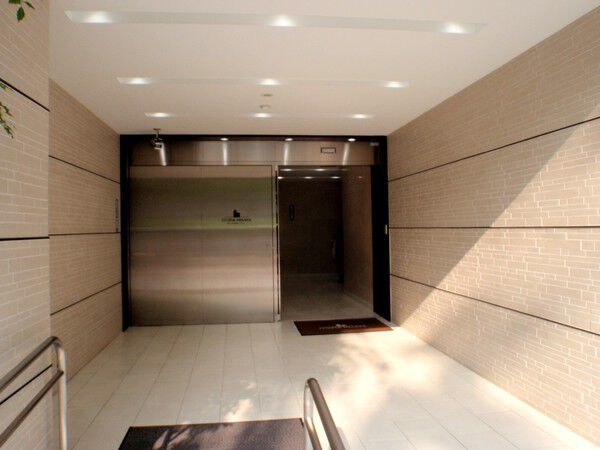 【イトーピア久屋マンション】エントランス 【イトーピア久屋マンション】エントランス