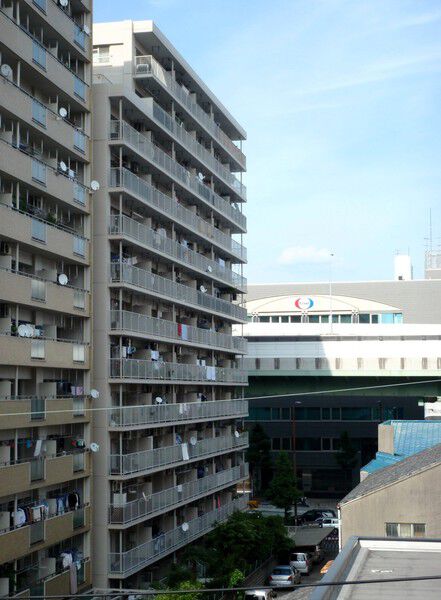 【泉サンハイツ】建物外観 【泉サンハイツ】建物外観