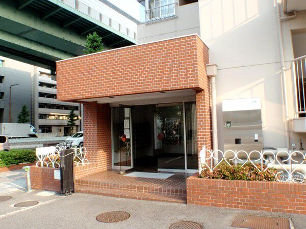 【泉サンハイツ】エントランス 【泉サンハイツ】エントランス