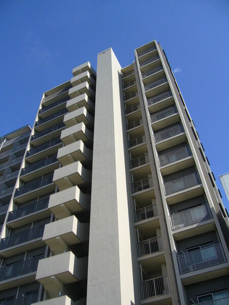 【プライムメイツ泉】建物外観