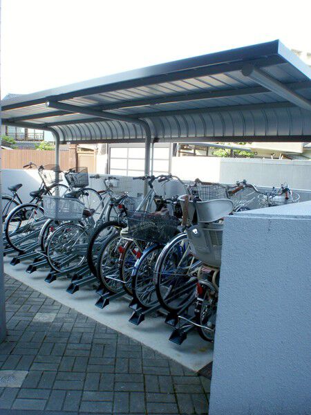 【グレースコート白壁】駐輪場