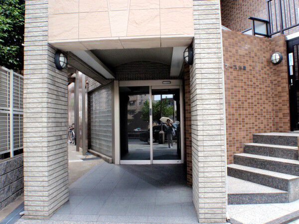 【ダイナース白壁】エントランス