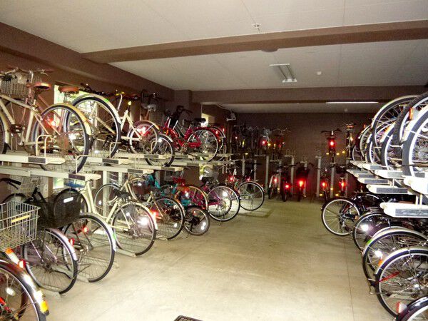 【ロイヤルアーク徳川町】駐輪場 【ロイヤルアーク徳川町】駐輪場