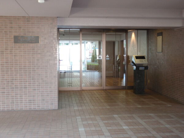 【三井農林徳川園ハイツ】エントランス