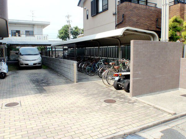 【ソレーユベルテ東徳川】駐車場・駐輪場