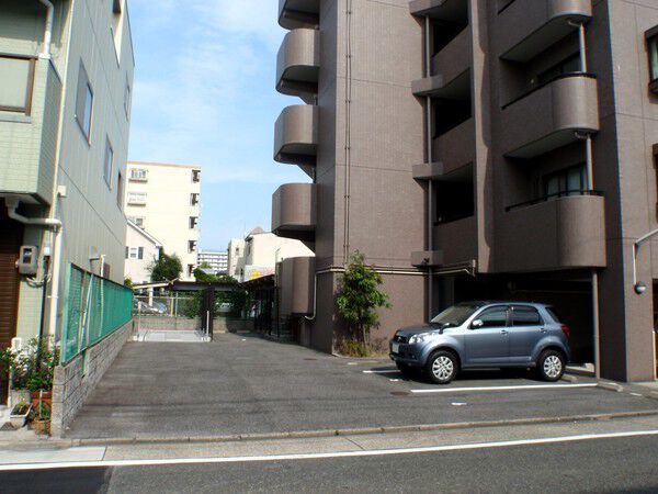 【ソレーユベルテ東徳川】駐車場