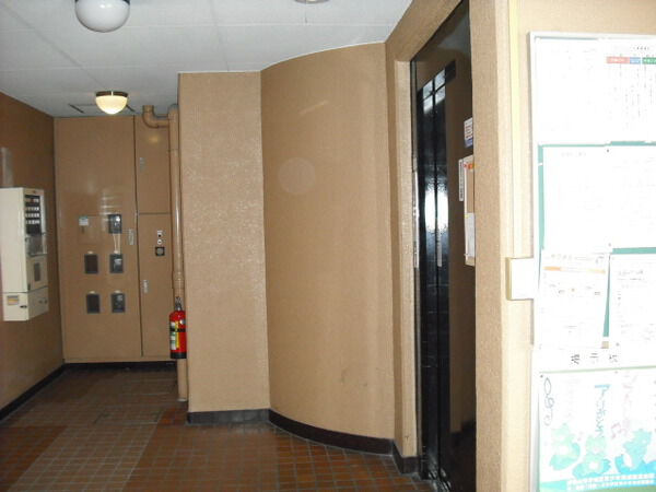 【三旺マンション第5金山】エントランス 【三旺マンション第5金山】エントランス