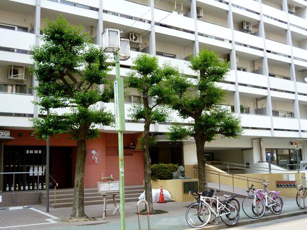 【ライオンズマンション久屋公園】建物外観　1階部分