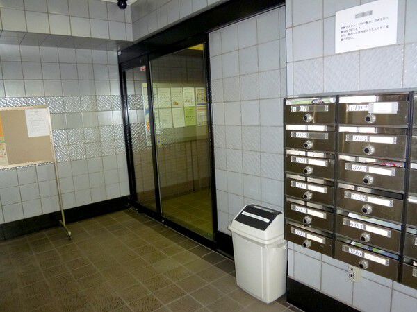 【ライオンズマンション新栄第２】エントランス