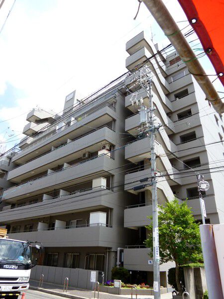 【ライオンズマンション鶴舞】建物外観
