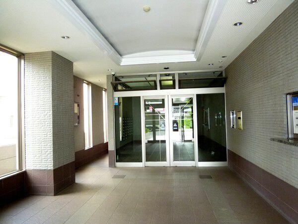 【ライオンズマンション上前津第2】エントランス